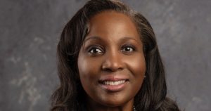 La Jueza Jia Cobb bloqueó temporalmente el intento del Presidente Donald Trump de despedir a la gobernadora de la Reserva Federal, Lisa Cook.