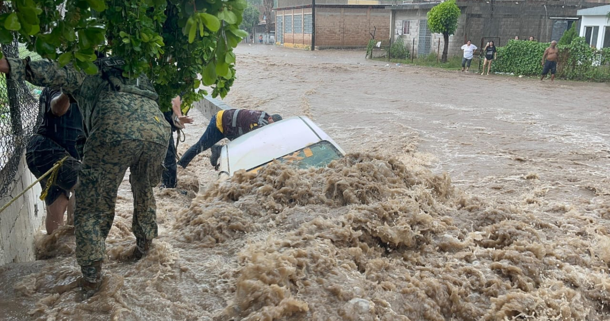 Lluvia inunda Culiacán