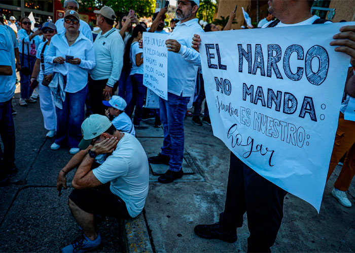 Miles de personas marcharon en Sinaloa para exigir un alto a la violencia en el estado