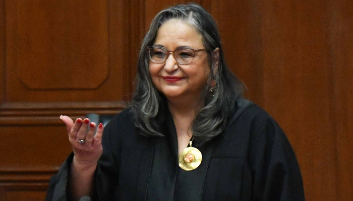 Lenia Batres revela cuántos asesores tenía Norma Piña.