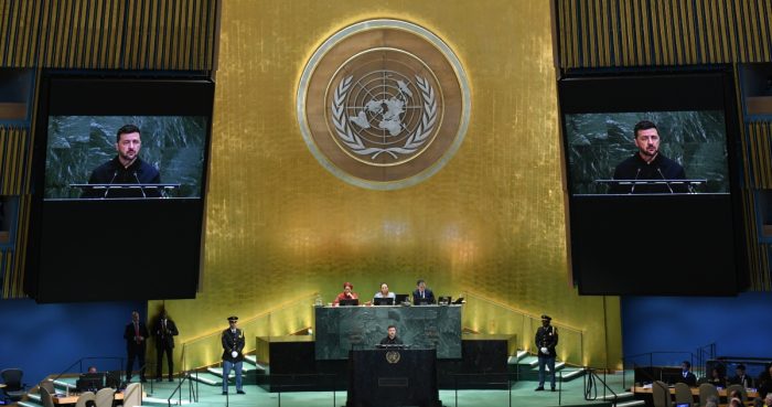 El Presidente de Ucrania, Volodímir Zelenski, ha alertado este miércoles que el mundo se encuentra inmerso en la "carrera armamentística más destructiva de la historia".