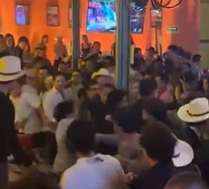 Captan a Pancho Domínguez, exgobernador de Querétaro, en pelea dentro de un bar.