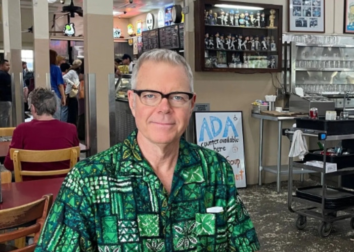 El asesino, Tyler Robinson, proviene de una familia blanca y cristiana que está registrada como republicana; su padre es Ministro religioso y expolicía.