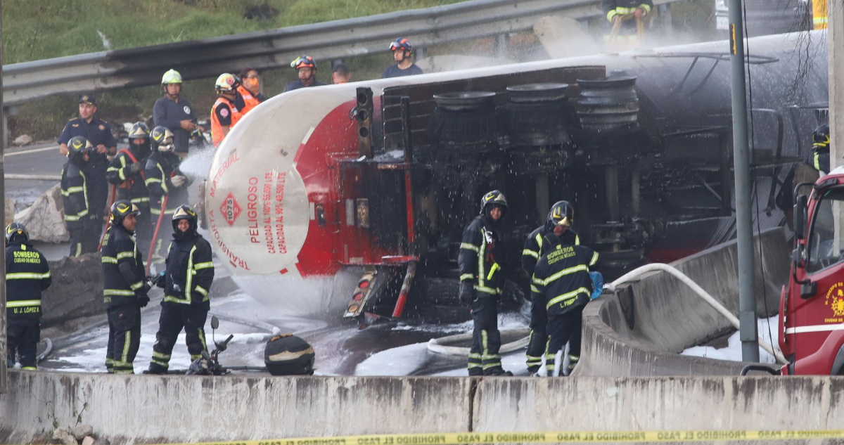 La Jefa de Gobierno de la Ciudad de México anunció cambios en el reglamento de tránsito para reforzar la seguridad en el transporte de materiales peligrosos.