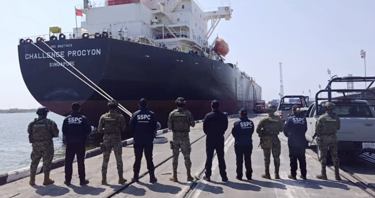 Sheinbaum señaló que la investigación sobre "huachicol fiscal" que involucra a empresarios y marinos tomará tiempo, pero afirmó que habrá "cero impunidad".