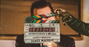 El documental PRI: Crónica del Fin aborda el ascenso, dominio, crisis y declive del partido tricolor como fuerza política hegemónica en México.