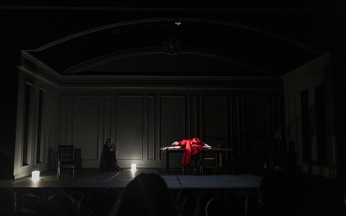 Obra Prima Facie protagonizada por Regina Blandón