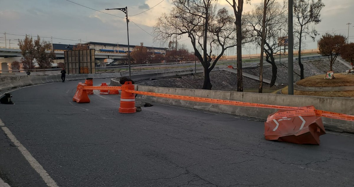 Gobierno de la CdMx cierra Puente de la Concordia por socavón tras lluvias.