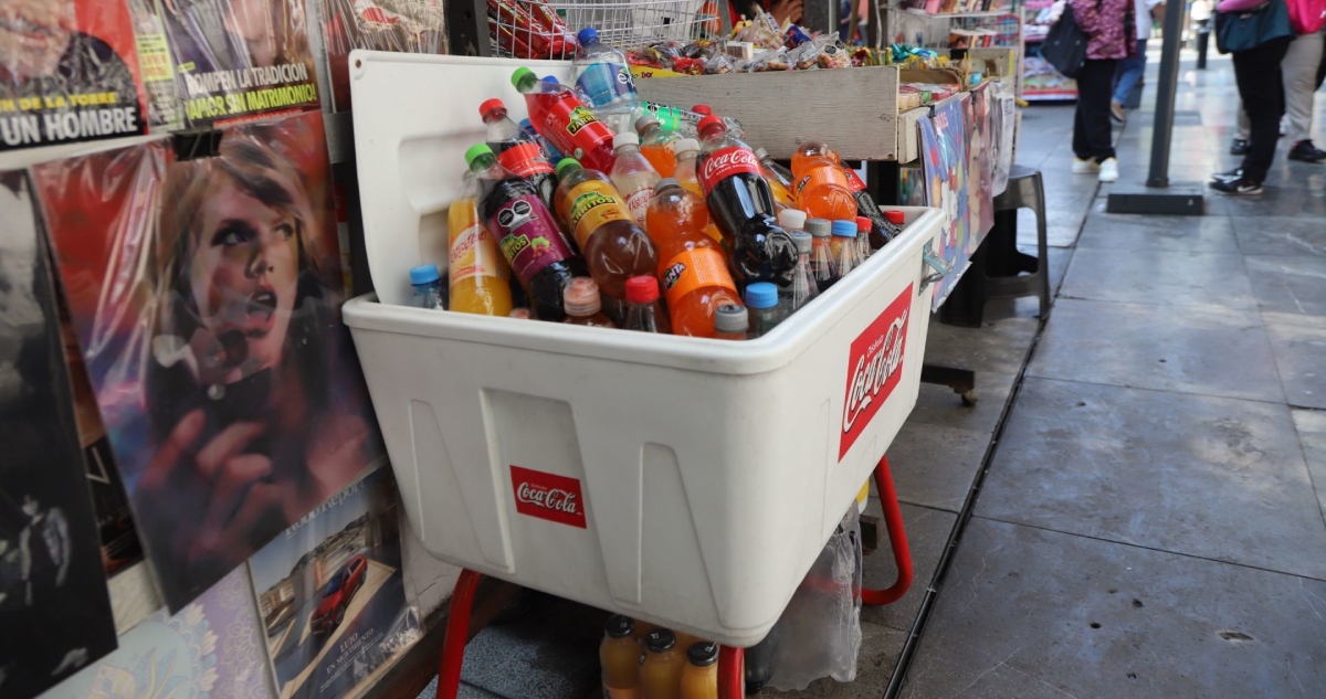 Los Malditos Refrescos por Alejandro Calvillo.