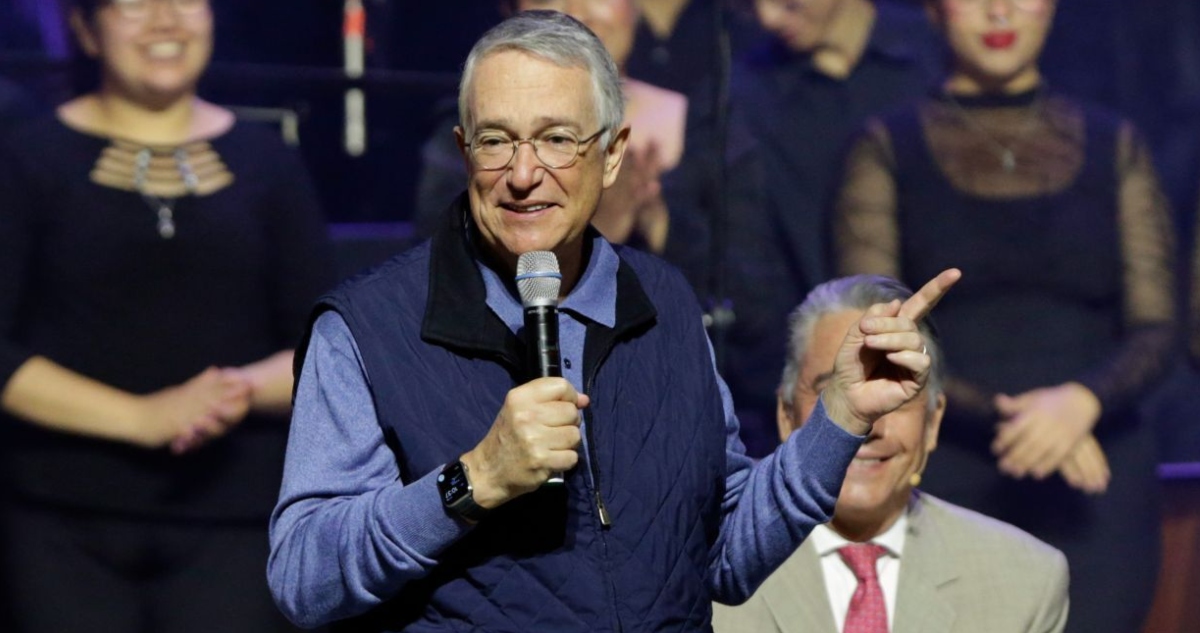 Claudia Sheinbaum Pardo (CSP) señaló que Ricardo Salinas Pliego politiza la deuda fiscal que tiene en México y va a medios en Estados Unidos para victimizarse.