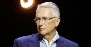 Salinas Pliego, dueño de Elektra, tiene adeudos millonarios por falta de pago de impuestos desde hace lustros.