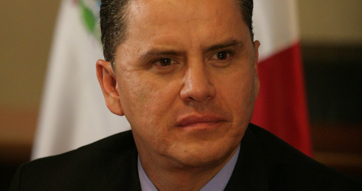 Roberto Sandoval, exgobernador de Nayarit, es hallado culpable por falsear documentos.