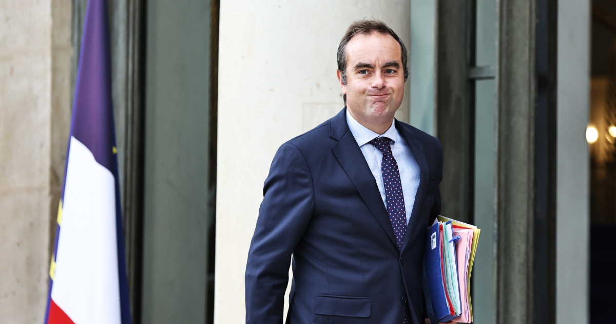 El Presidente de Francia, Emmanuel Macron, ha nombrado este martes a Sébastien Lecornu como nuevo Primer Ministro del país.