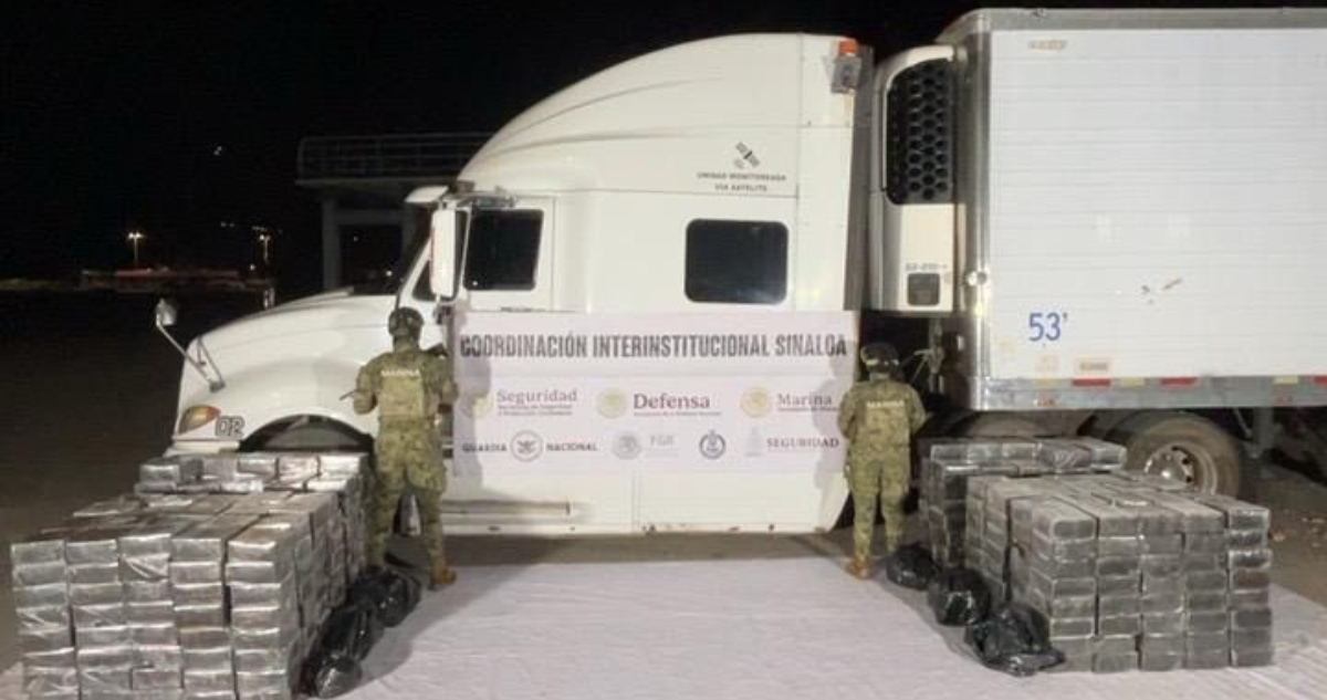 Elementos de la Semar realizaron un operativo en la terminal de Transbordadores del Puerto de Mazatlán, Sinaloa; se aseguró más de una tonelada de droga.