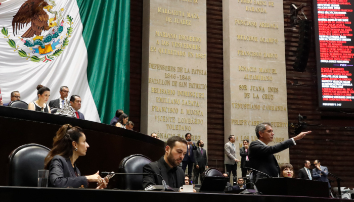 SHCP Edgar Amador protesta