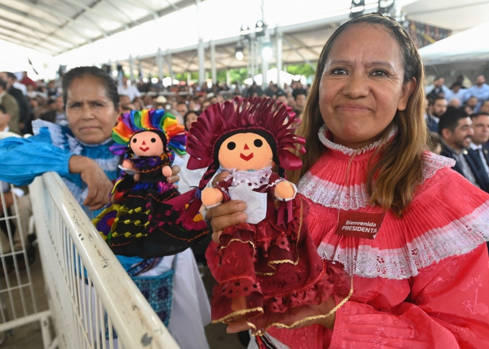 Claudia Sheinbaum informó el día de hoy que le pidió al Secretario de Estado, Marco Rubio, que reconozca a las y los mexicanos que laboran en su país.