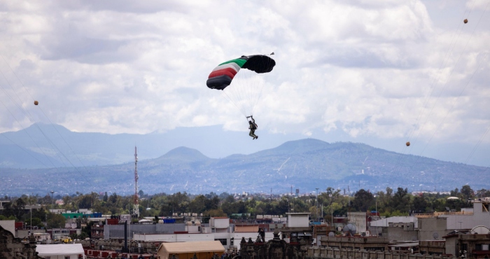 La Presidenta Claudia Sheinbaum Pardo preside el Desfile Cívico-Militar.