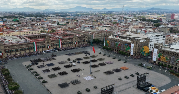 La Presidenta Claudia Sheinbaum Pardo preside el Desfile Cívico-Militar.