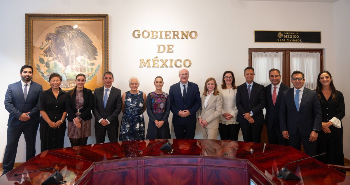 Sheinbaum recibe al presidente del Banco Interamericano de Desarrollo.