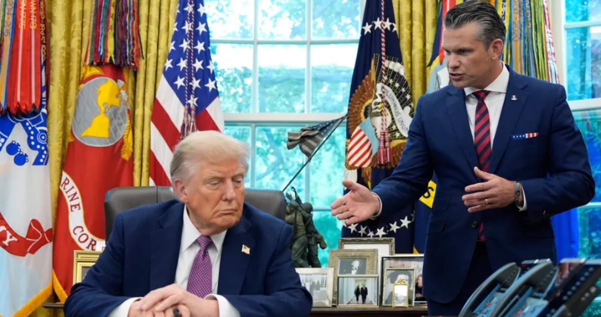 El Presidente Donald Trump firmó la orden ejecutiva para cambiar el nombre del Departamento de Defensa a Departamento de Guerra.