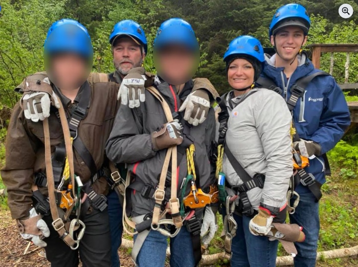 Los padres de Tyler Robinson son republicanos registrados.