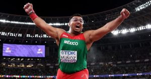 Uziel Muñoz hizo historia al ganar la medalla de plata en impulso de bala en el Campeonato Mundial de Atletismo Tokio 2025.