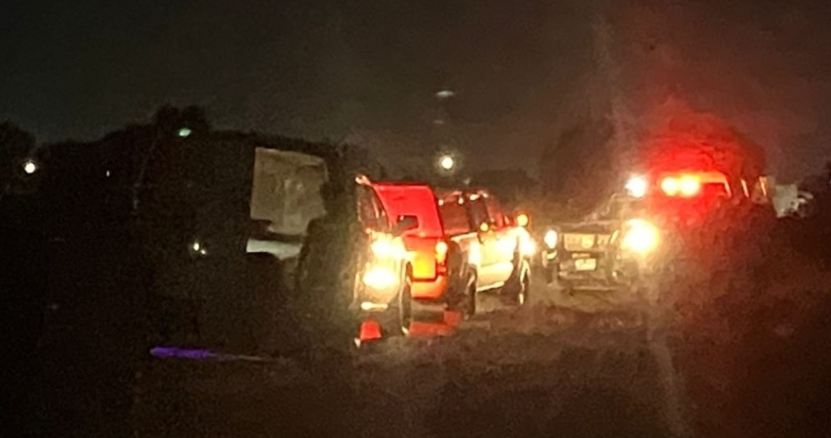 Un ataque armado en la comunidad Las Jícamas de Valle de Santiago, dejó como saldo siete personas fallecidas y una herida a la altura del tórax.