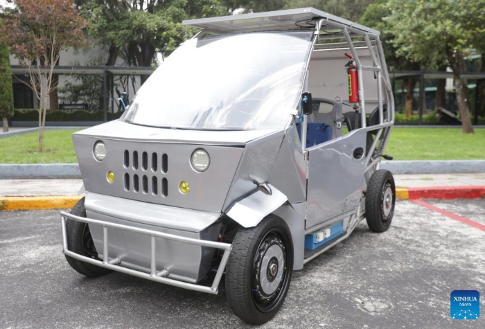 Diseñan primer vehículo que funciona con hidrógeno.