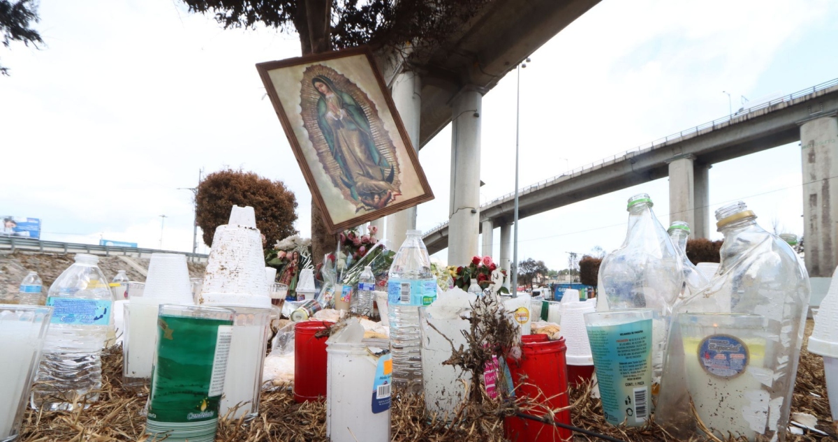 Dos víctimas de la explosión de una pipa de gas en Iztapalapa permanecen sin identificar: una joven que sobrevive y un hombre adulto que murió.