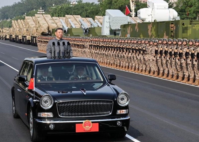 12 mil soldados marchando al paso, sistemas de armas ultramodernos y, por encima de todo, el Presidente, Xi Jinping , como hombre fuerte indiscutido.