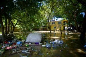 Las inundaciones por las devastadoras lluvias en los últimos días golpearon sobre todo a Veracruz.