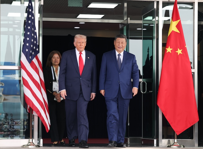 The NYT's main text today says that before the meeting between Donald Trump and Xi Jinping, world leaders were hopeful for an economic truce.