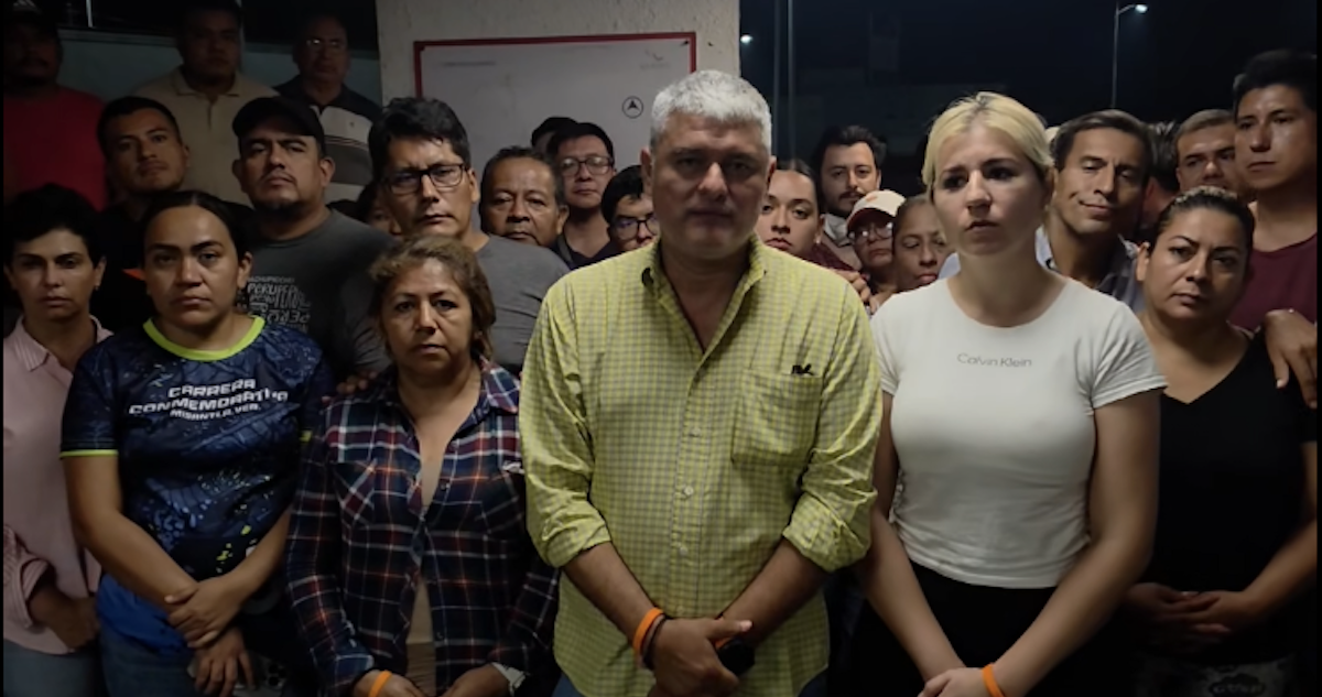 El Alcalde electo de Misantla, René Omar Jaén, y su equipo fueron víctimas de un asalto luego de entregar ayuda a damnificados por las inundaciones en Veracruz.