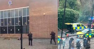 Un hombre atropelló y apuñaló a otras personas en las inmediaciones de una sinagoga en Mánchester. Las autoridades consideraron que es un "ataque terrorista".