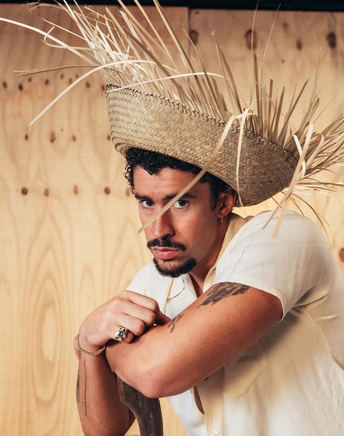 La elección de Bad Bunny para encabezar el show del medio tiempo del Super Bowl provocó críticas de la ultraderecha en EU.