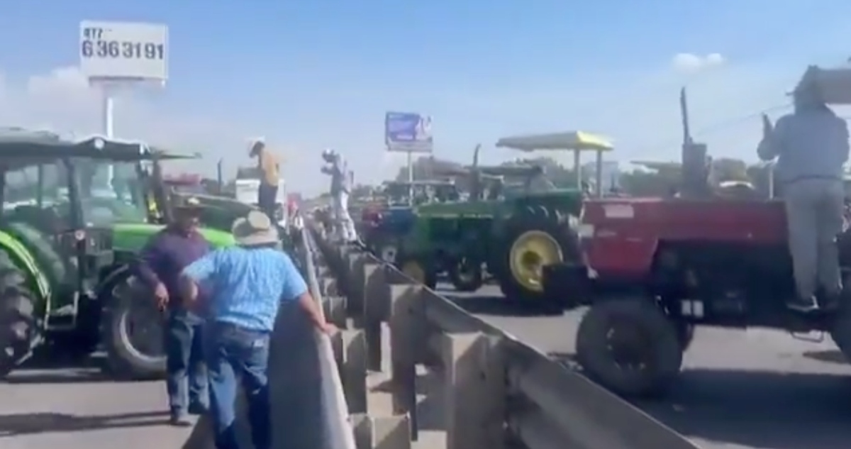 Los bloqueos de campesinos y agricultores se han extendido por varias entidades del país; exigen el aumento del precio de garantía del maíz.