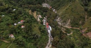 La Secretaría de Infraestructura, Comunicaciones y Transportes (SICT) dijo que al menos 307 localidades siguen incomunicadas en cuatro estados tras las lluvias.