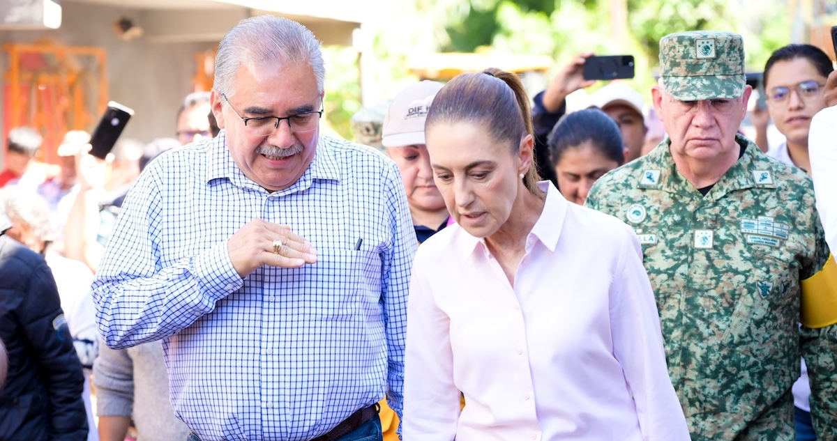 La Presidenta Sheinbaum regañó al Presidente Municipal de Huauchinango, Rogelio López, por la lentitud en los trabajos de rescate y apoyo a los pobladores.