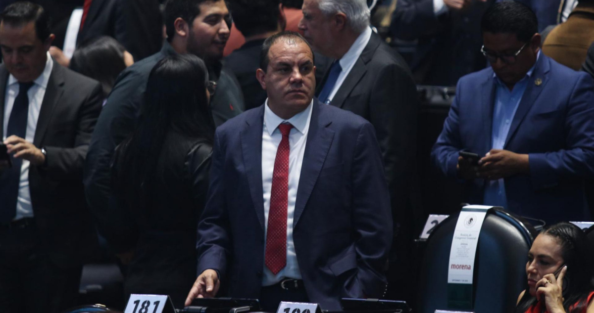 Cuauhtémoc Blanco minimiza críticas por jugar pádel durante sesión semipresencial.