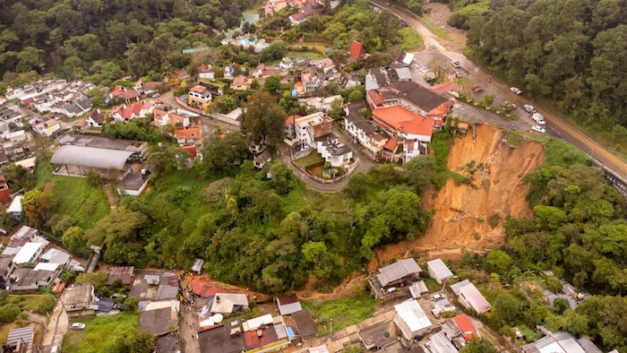 La Presidenta del Senado propondrá a sus compañeros donar su sueldo para damnificadas por las lluvias en Veracruz, Querétaro, Puebla, San Luis Potosí e Hidalgo.