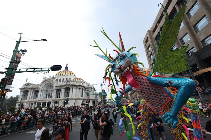 The Monumental Alebrijes Parade and the 2025 Zombie March filled the streets of the Historic Center of Mexico City with color, tradition and terror.