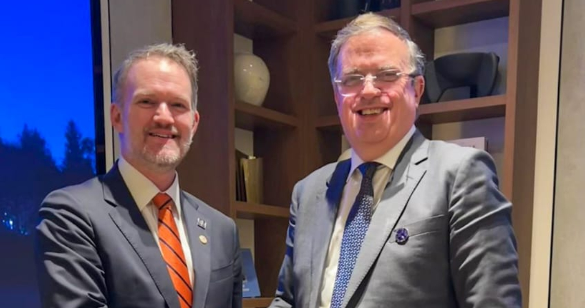 Ebrard se reúne con representante comercial de EU en el marco de la Cumbre del APEC.