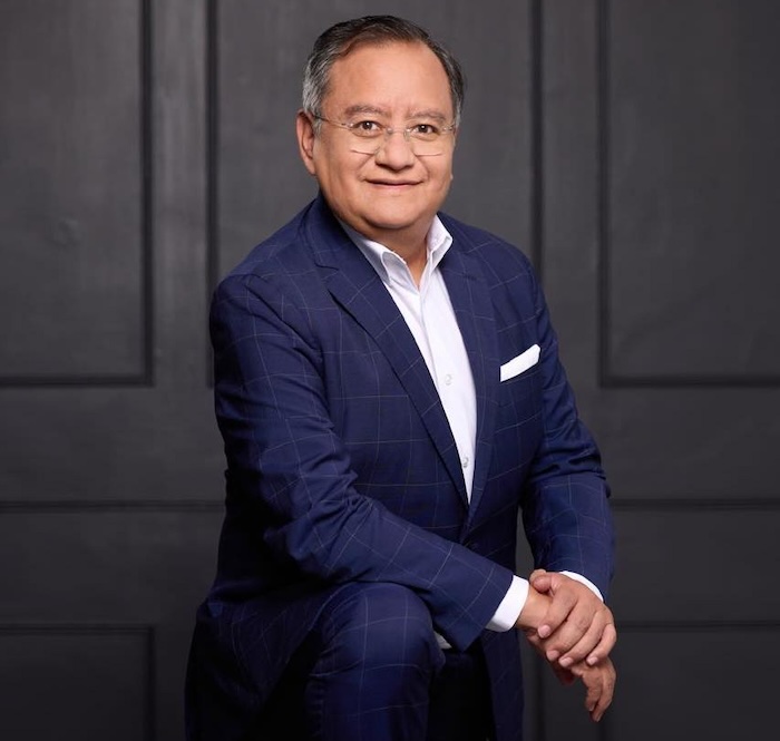 Eduardo Santillán Pérez es militante de Morena, partido al que representó ante el Instituto Electoral de la capital.