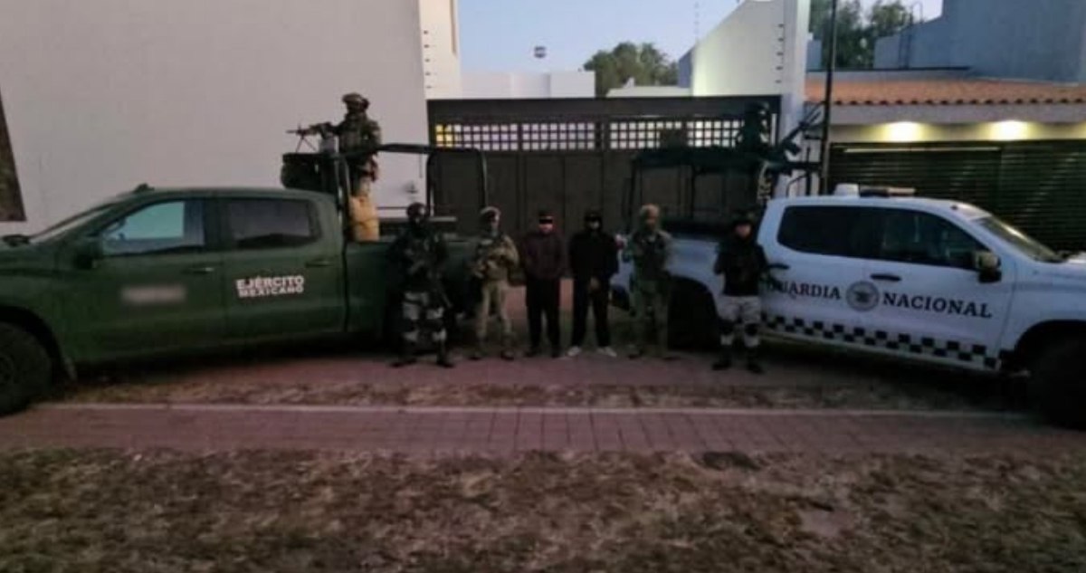Fuerzas federales detuvieron en Aguascalientes a Armando "N", alias "El Charro", presunto jefe regional del Cártel Jalisco Nueva Generación (CJNG).