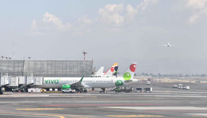 Estados Unidos cancela líneas aéreas mexicanas.