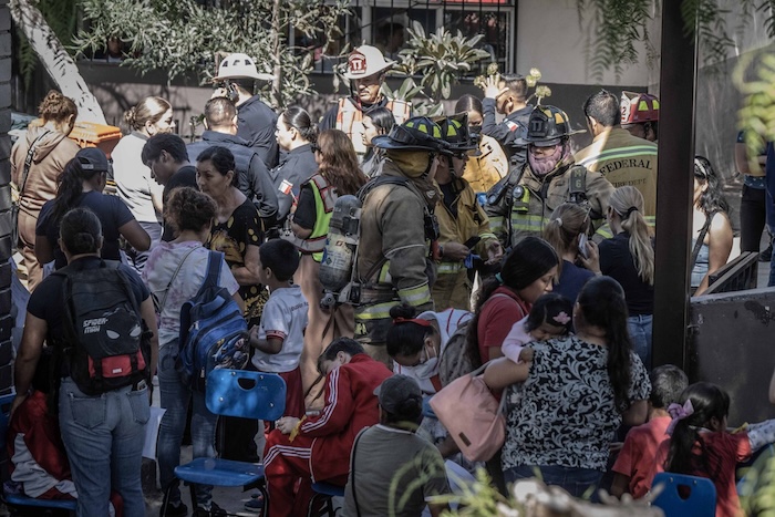 Alumnos de seis primarias en Tijuana presentaron signos de intoxicación luego de comer pollo como parte del desayuno servido en los planteles educativos.