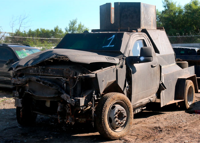 La FGR destruye 23 vehículos "monstruo" en Tamaulipas