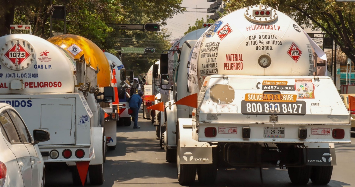Tras el accidente en Iztapalapa, el Gobierno federal emitió normas que exigen pruebas técnicas, capacitación de operadores y monitoreo para transportar gas LP.
