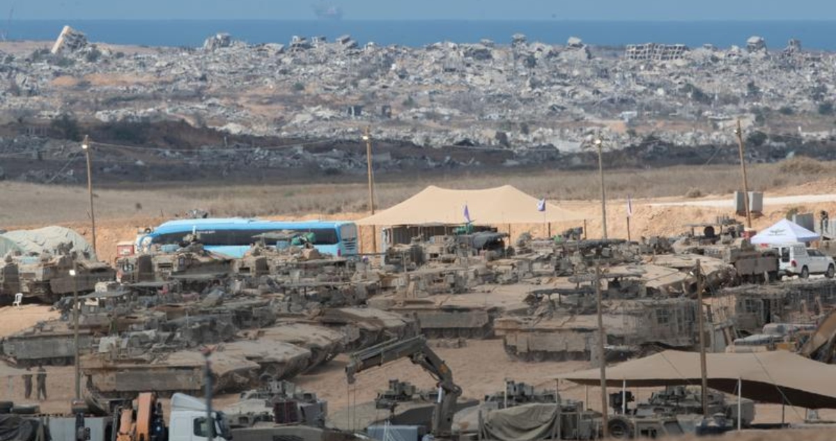 Israel comenzó a marcar la línea amarilla a lo largo de la Franja para determinar claramente dónde pasa la línea de separación política y de seguridad.