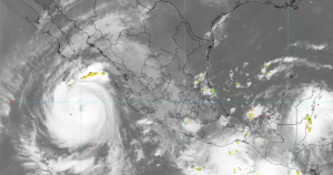 La Presidenta Claudia Sheinbaum Pardo alertó sobre el fortalecimiento del huracán "Priscilla", el cual se espera que para esta tarde alcance la categoría 3.